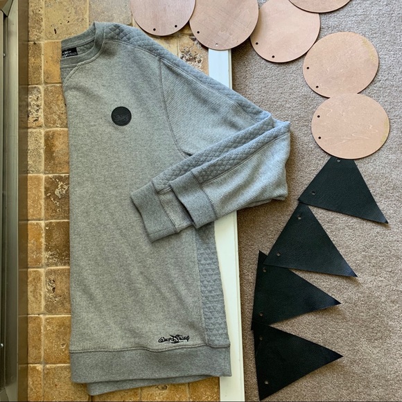 [Disneyland] Grey Quilted Crewneck Pullover - Picture 3 of 7